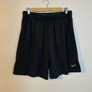 Nike men’s XL dry fit basketball shorts